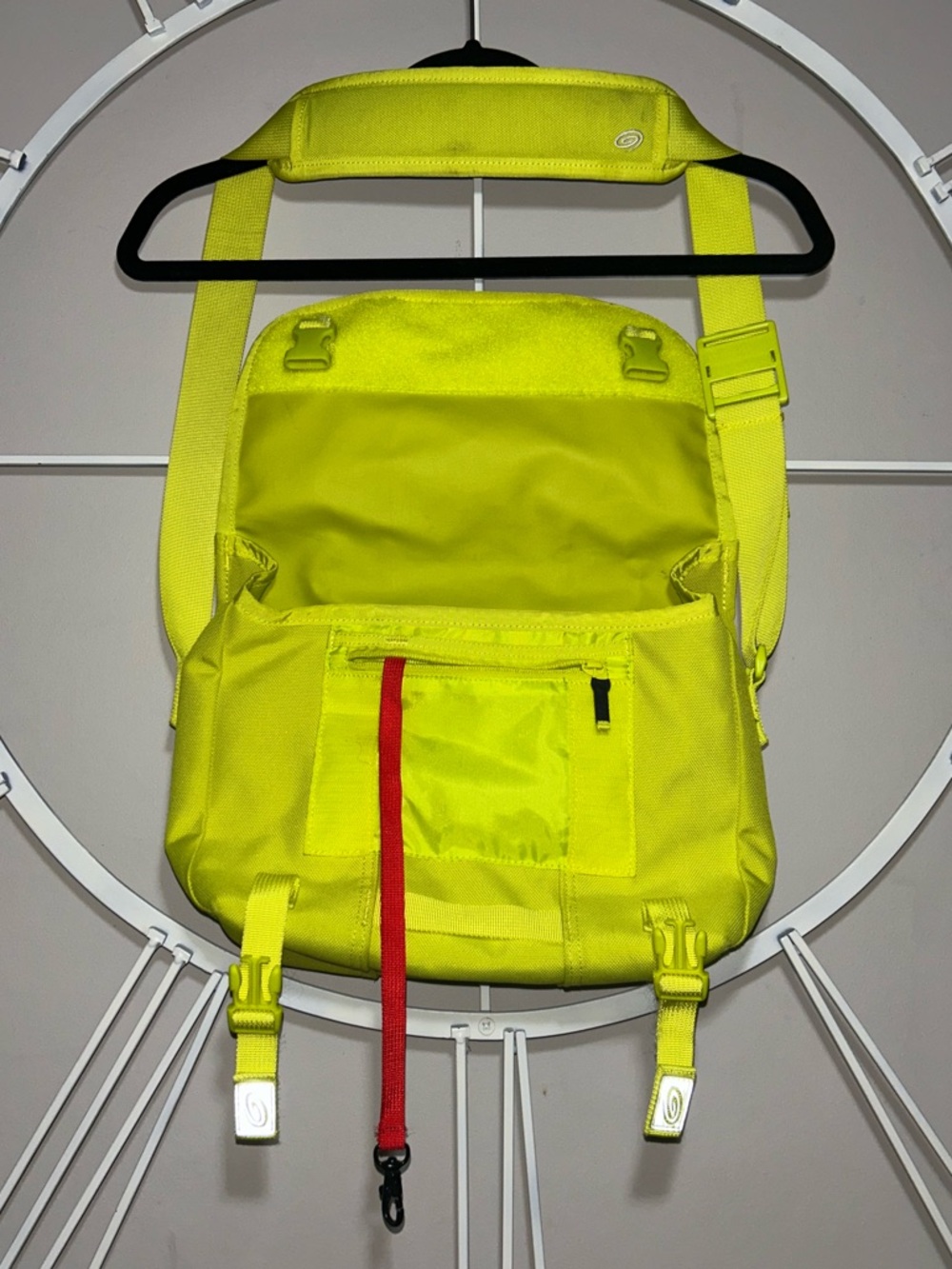 Timbuk2 High-Visibility Yellow Messenger Bag -Unicolor Line in Sulphur Colorway - Picture 10 of 12